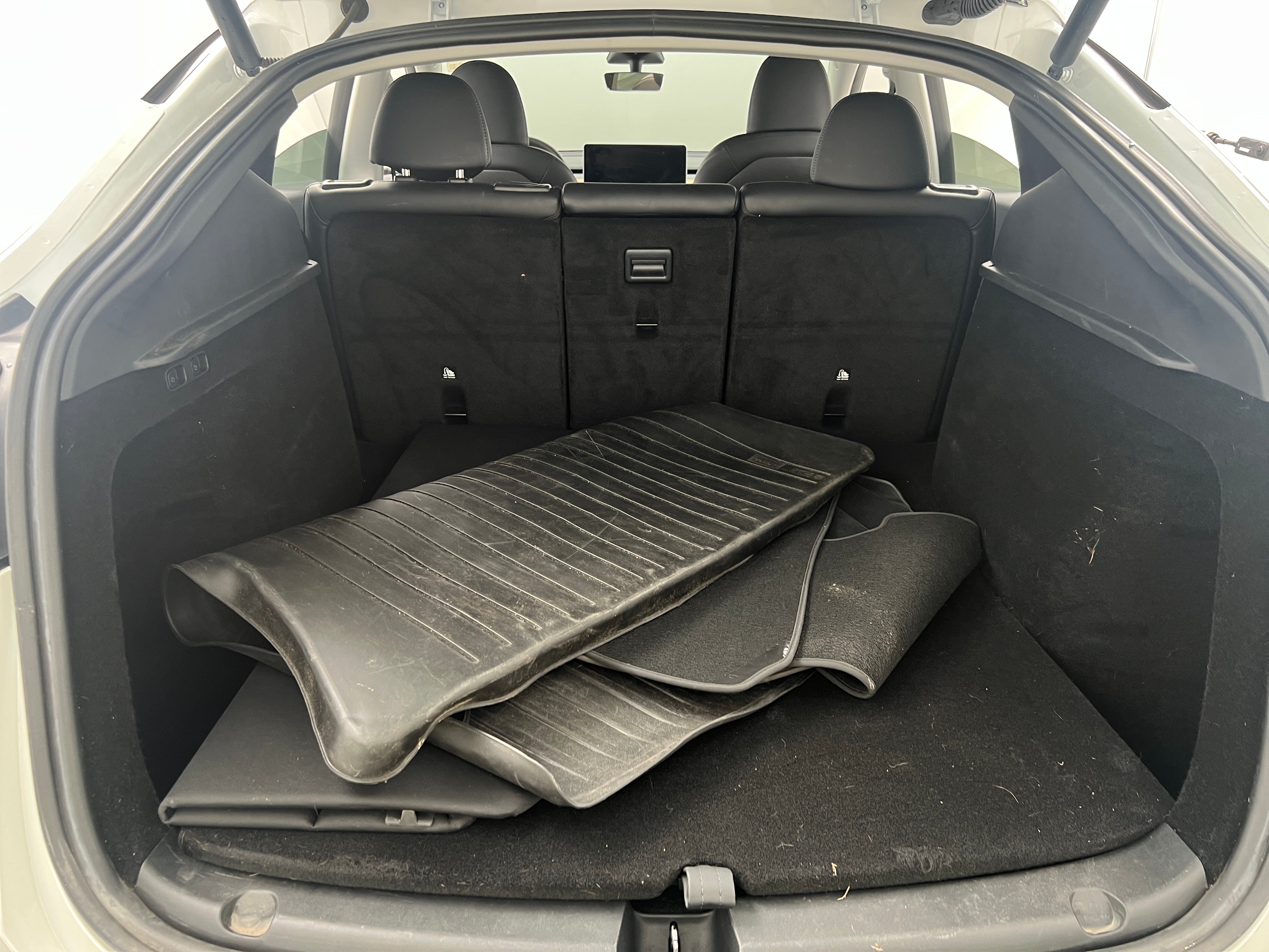 tesla model y 2023 7SAYGDEE0PA119172 image tesla model y 2023 7SAYGDEE0PA119172 image